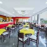 Del Sole فندق بومبيي