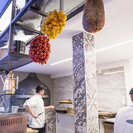 فندق Del Sole بومبيي