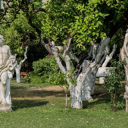 Del Sole 4* بومبيي